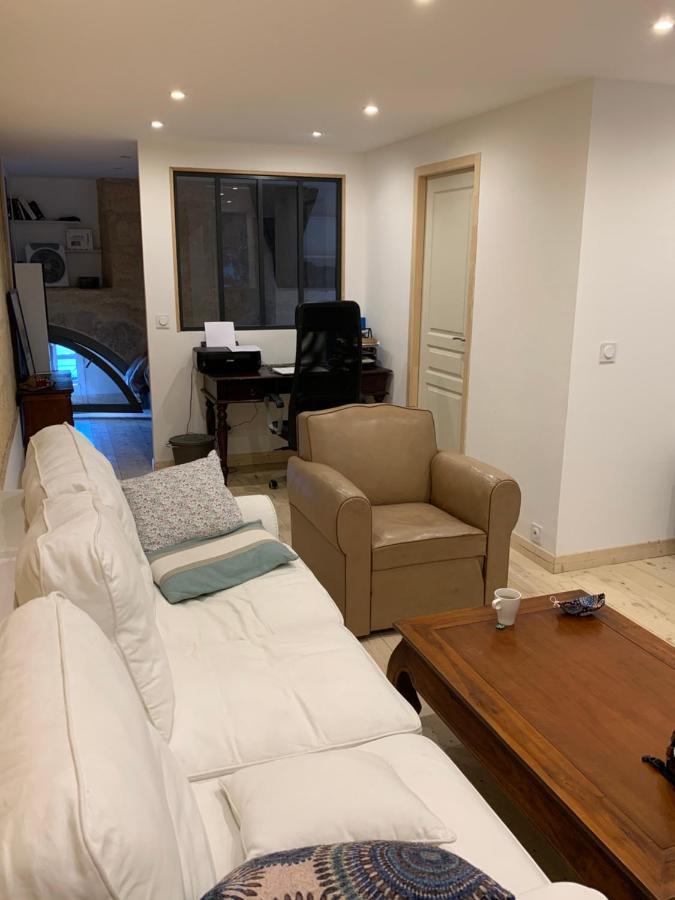 Chambre Avec Salle De Bain Et Cuisine Privee Centre Ville Historique Avec Climatisation Et Patio Bordeaux Eksteriør bilde