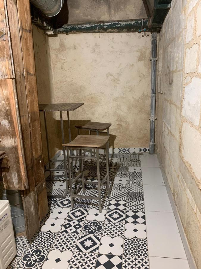 Chambre Avec Salle De Bain Et Cuisine Privee Centre Ville Historique Avec Climatisation Et Patio Bordeaux Eksteriør bilde